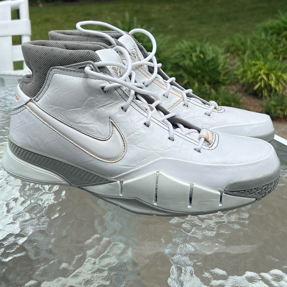 Nike Kobe 1 - White Shark - Like New Condition